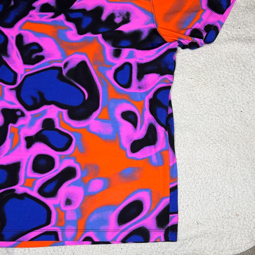 Fabletics Vibrant Abstract Psychedelic T-Shirt: S… - image 6